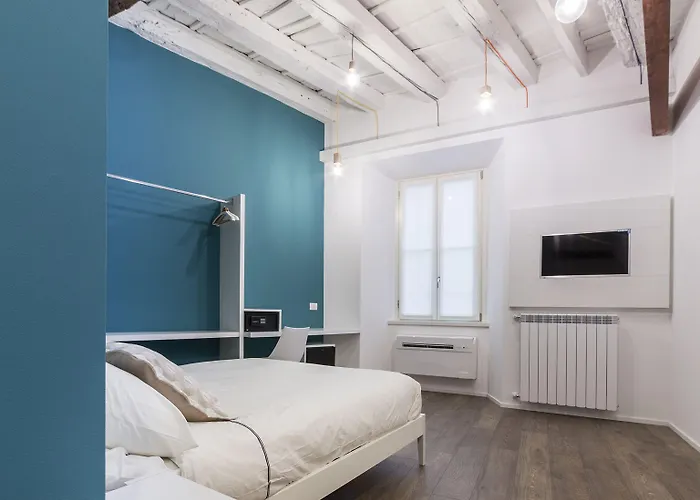 Rumi Guest house Como