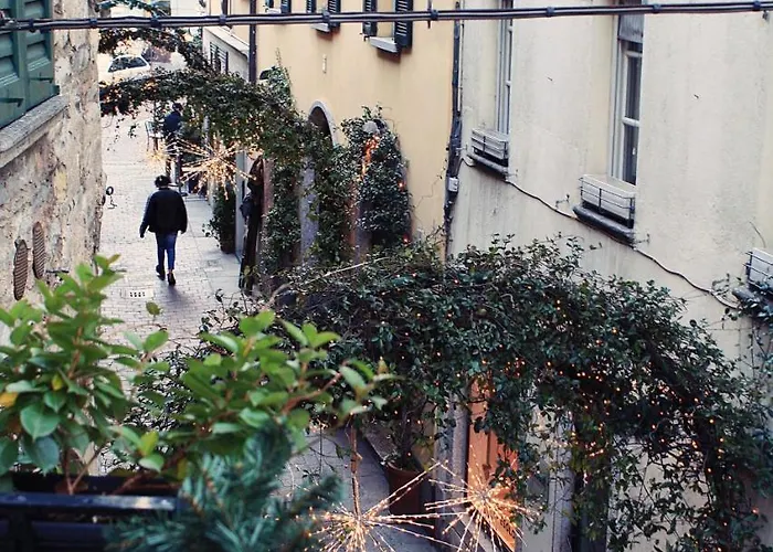 Rumi Guest house Como